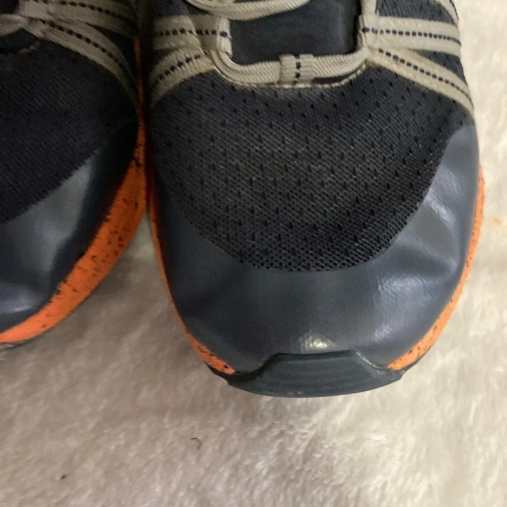 Saucony versafoam shift women’s/youth sneakers size 5M